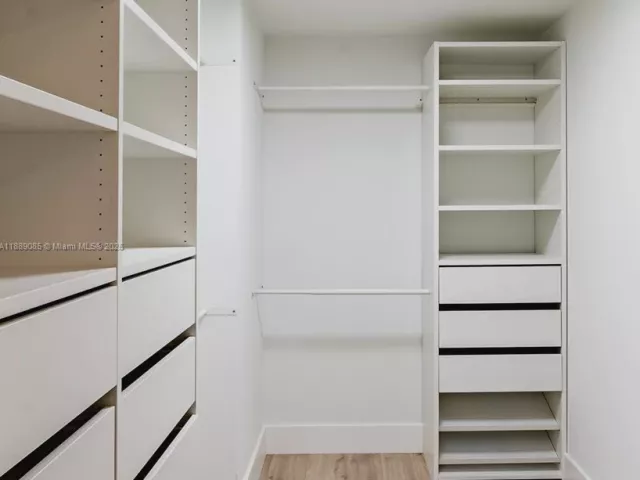 3-bedroom condo for sale in Hallandale Beach - 2030 S Ocean Dr 1127 - MondialRealty