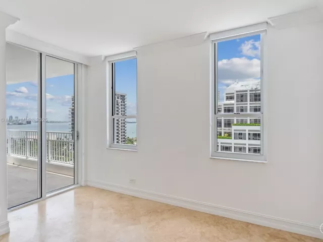 2-bedroom condo for sale in Miami - 701 Brickell Key Blvd 1411 - MondialRealty