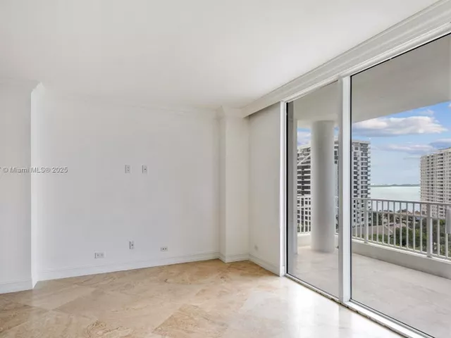 2-bedroom condo for sale in Miami - 701 Brickell Key Blvd 1411 - MondialRealty