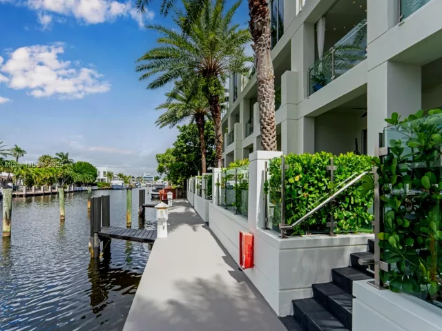 4-bedroom home for sale in Lauderdale By The Sea - 259 Shore Ct - MondialRealty