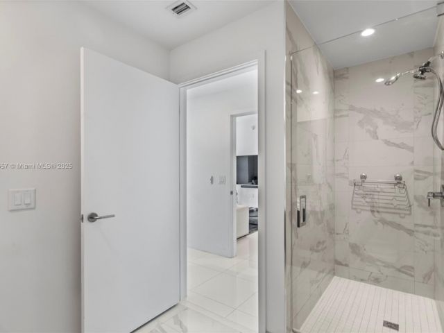 Apartment for sale  Unit #3707 - photo 6640598