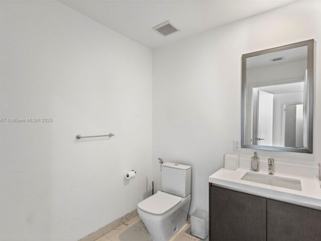 Apartment for sale  Unit #3707 - photo 6640599