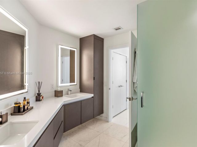 Apartment for sale  Unit #3707 - photo 6640601