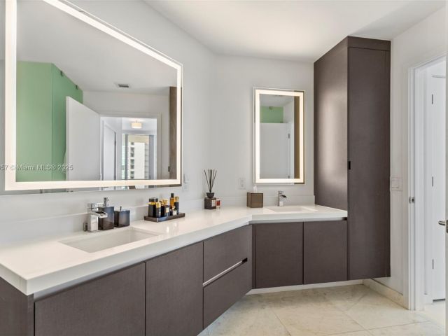 Apartment for sale  Unit #3707 - photo 6640602