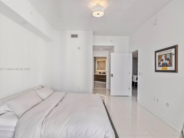 Apartment for sale  Unit #3707 - photo 6640605
