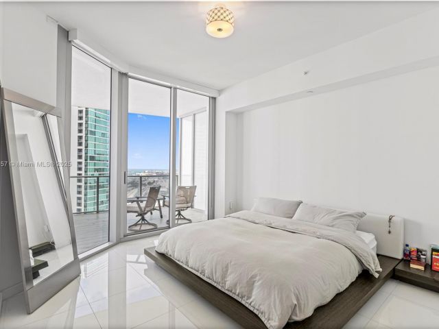 Apartment for sale  Unit #3707 - photo 6640606