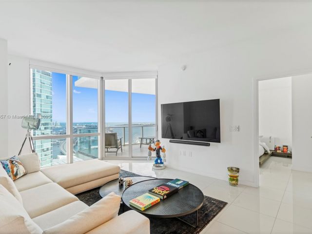 Apartment for sale  Unit #3707 - photo 6640607