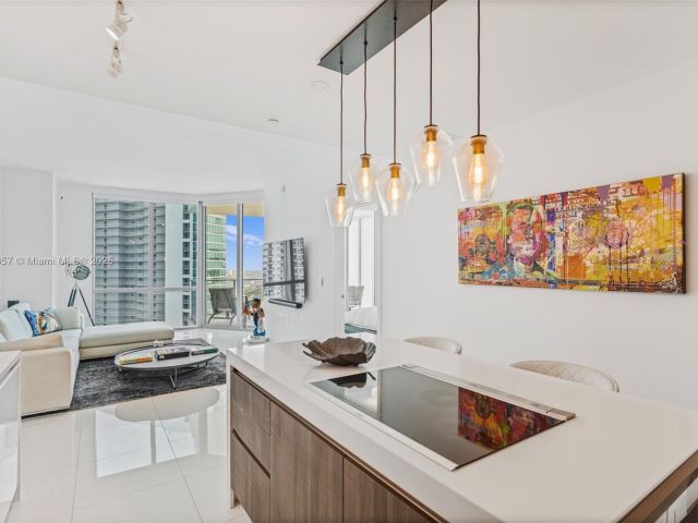 Apartment for sale  Unit #3707 - photo 6640612