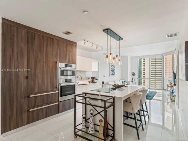 Apartment for sale  Unit #3707 - photo 6640615