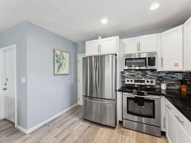 Home for sale at 1631 N Andrews Square - photo 6642341