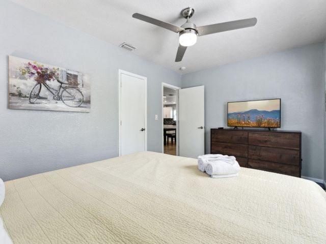 Home for sale at 1631 N Andrews Square - photo 6642343