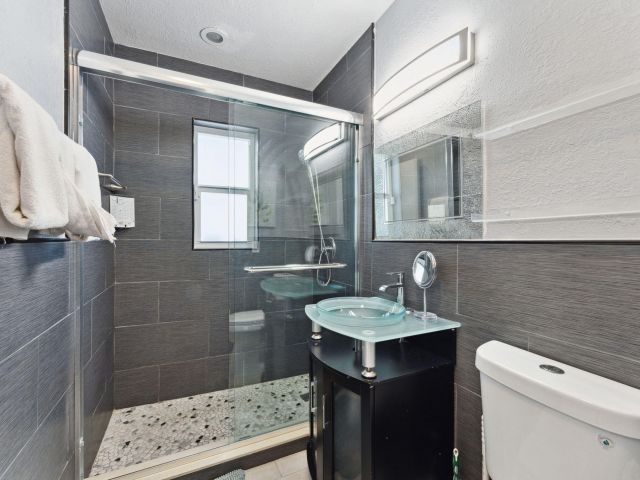 Home for sale at 1631 N Andrews Square - photo 6642346