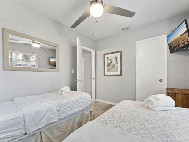 Home for sale at 1631 N Andrews Square - photo 6642347