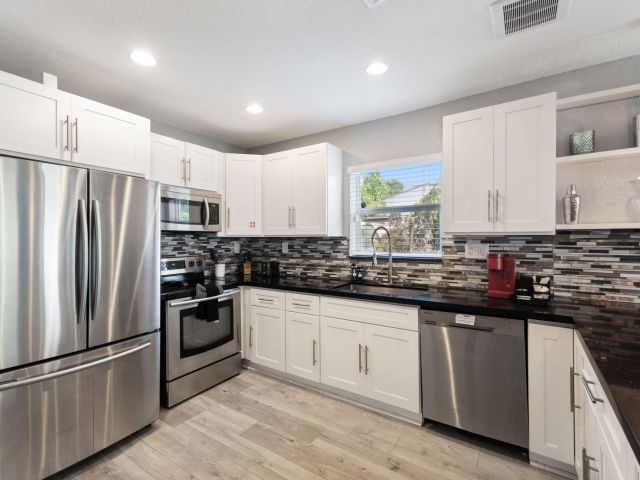 Home for sale at 1631 N Andrews Square - photo 6642353