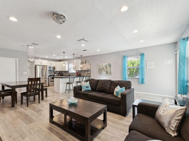 Home for sale at 1631 N Andrews Square - photo 6642356