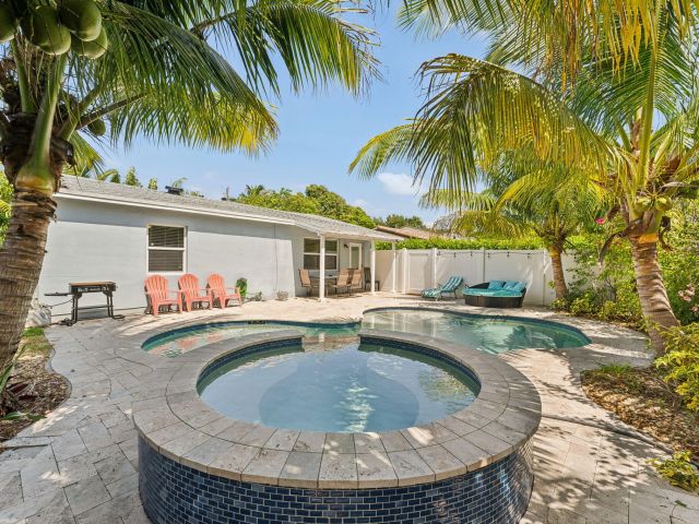 Home for sale at 1631 N Andrews Square - photo 6642360