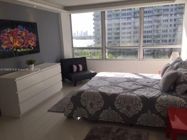 1-bedroom condo for rent in Miami Beach - 1500 Bay Rd 758S - MondialRealty