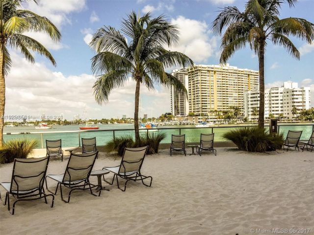 1-bedroom condo for rent in Miami Beach - 1500 Bay Rd 758S - MondialRealty
