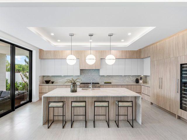 Home for sale at 718 Lake Avenue N - photo 6682470