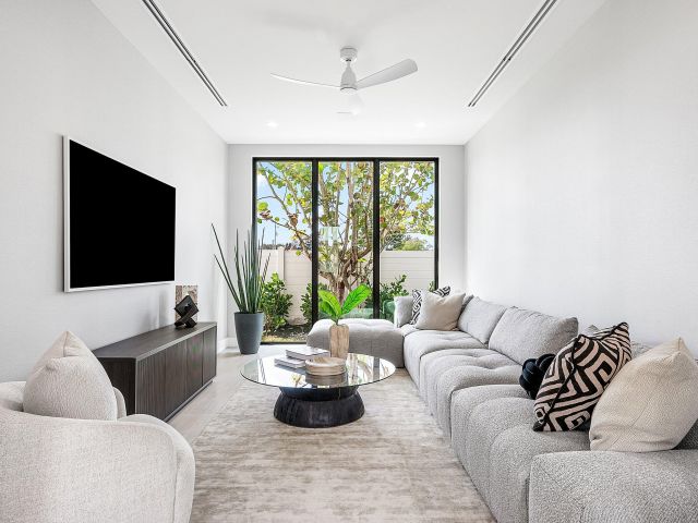 Home for sale at 718 Lake Avenue N - photo 6682476