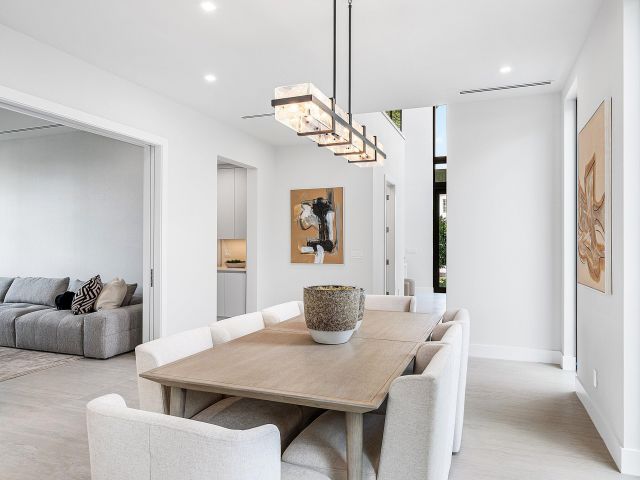 Home for sale at 718 Lake Avenue N - photo 6682477