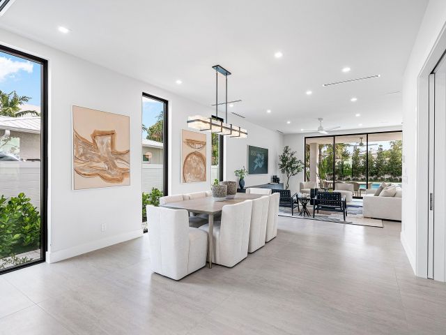 Home for sale at 718 Lake Avenue N - photo 6682479