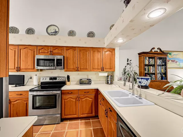 2-bedroom home for rent in Boca Raton - 17210 NW Boca Club Boulevard 103 - MondialRealty