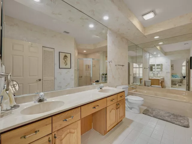 2-bedroom home for rent in Boca Raton - 17210 NW Boca Club Boulevard 103 - MondialRealty