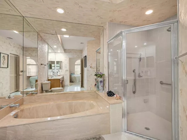 2-bedroom home for rent in Boca Raton - 17210 NW Boca Club Boulevard 103 - MondialRealty