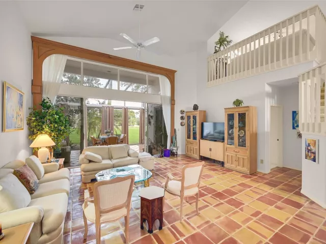 2-bedroom home for rent in Boca Raton - 17210 NW Boca Club Boulevard 103 - MondialRealty