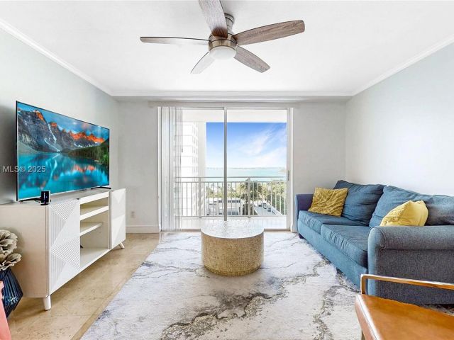 1-bedroom condo for sale in Miami - 770 Claughton Island Dr 1012 - MondialRealty