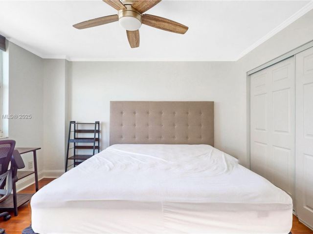 1-bedroom condo for sale in Miami - 770 Claughton Island Dr 1012 - MondialRealty