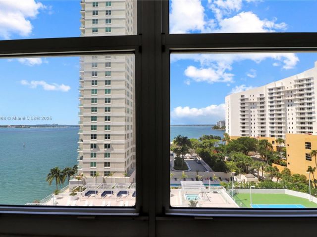 1-bedroom condo for sale in Miami - 770 Claughton Island Dr 1012 - MondialRealty