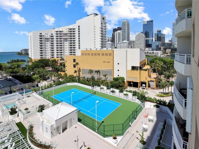 1-bedroom condo for sale in Miami - 770 Claughton Island Dr 1012 - MondialRealty