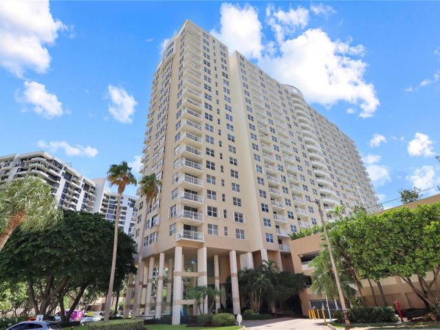 1-bedroom condo for sale in Miami - 770 Claughton Island Dr 1012 - MondialRealty