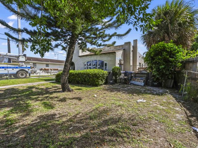 Home for sale at 610 32nd Street - photo 6637149