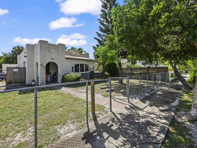 Home for sale at 610 32nd Street - photo 6637151