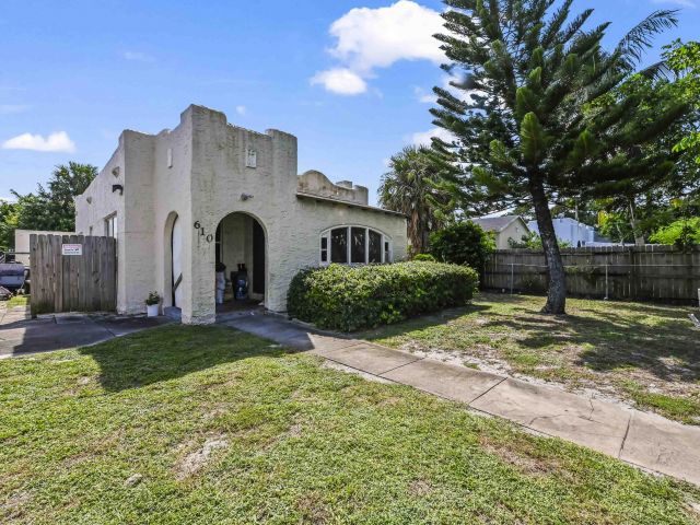 Home for sale at 610 32nd Street - photo 6637152