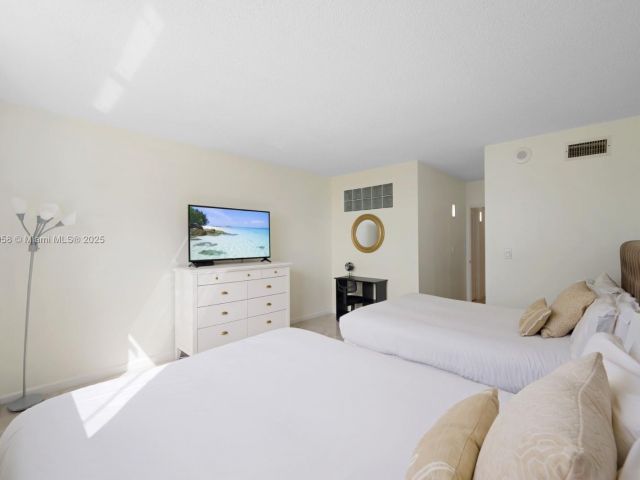 Apartment for rent  Unit #1425 - photo 6641128