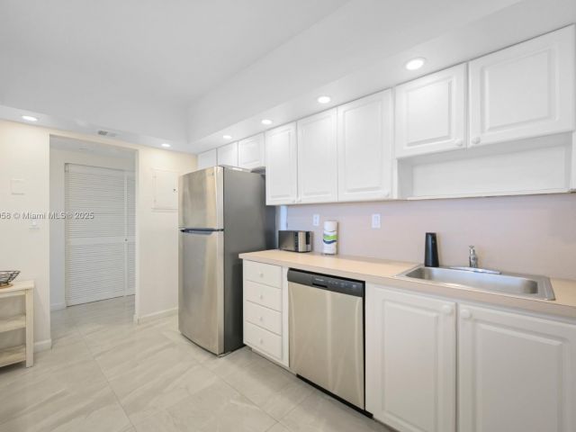 Apartment for rent  Unit #1425 - photo 6641129