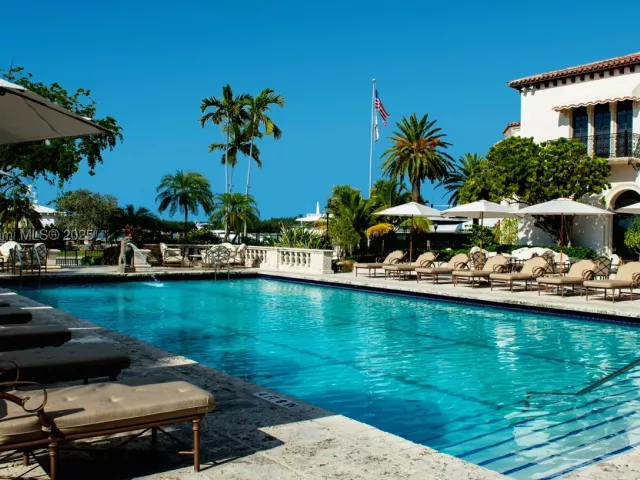 6-bedroom home for sale in Fisher Island - 1009 Fisher Island Drive - MondialRealty