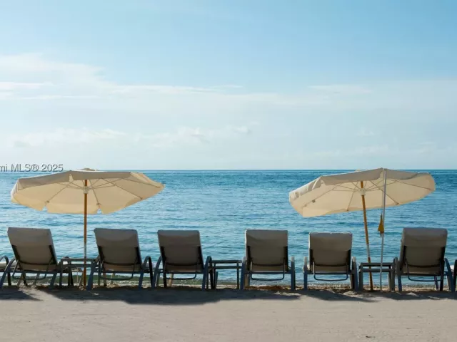 6-bedroom home for sale in Fisher Island - 1009 Fisher Island Drive - MondialRealty