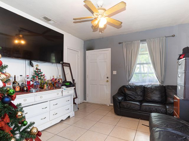 Home for sale at 1501 NE 3rd Avenue - photo 6639169