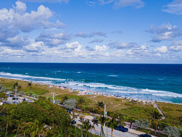 Home for sale at 1501 NE 3rd Avenue - photo 6639171