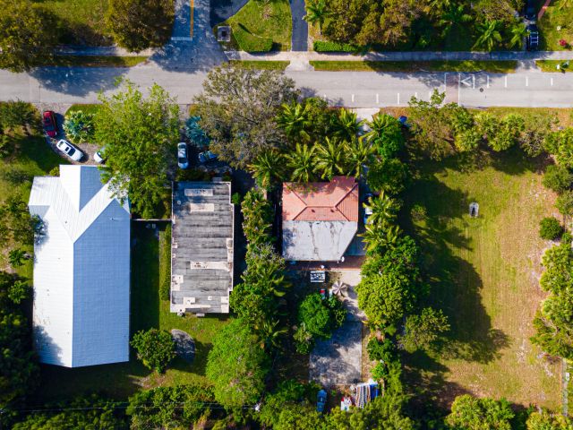 Home for sale at 1501 NE 3rd Avenue - photo 6639177