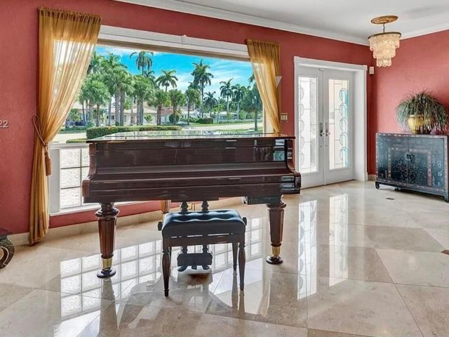 Home for rent at 1200 Hollywood Boulevard - photo 6644889