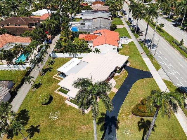 Home for rent at 1200 Hollywood Boulevard - photo 6644890