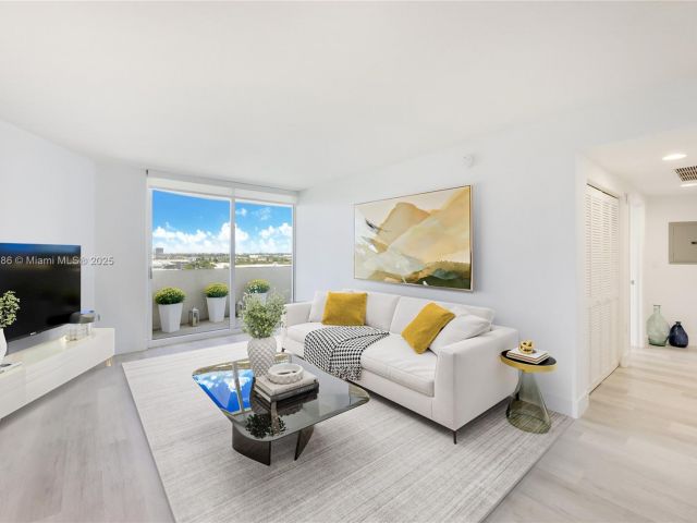 1-bedroom condo for sale in Aventura - 19501 W Country Club Dr 1111 - MondialRealty