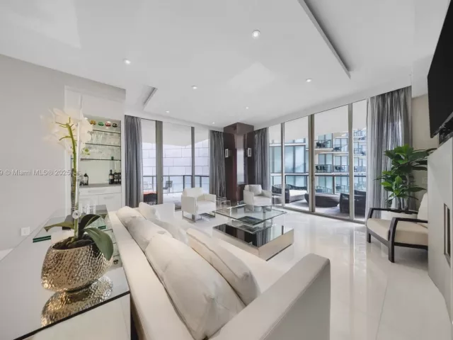 2-bedroom condo for sale in Bal Harbour - 9701 Collins Avenue 1204 South - MondialRealty