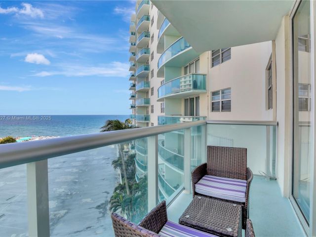 1-bedroom condo for rent in Hollywood - 3801 S Ocean Dr 6Z - MondialRealty